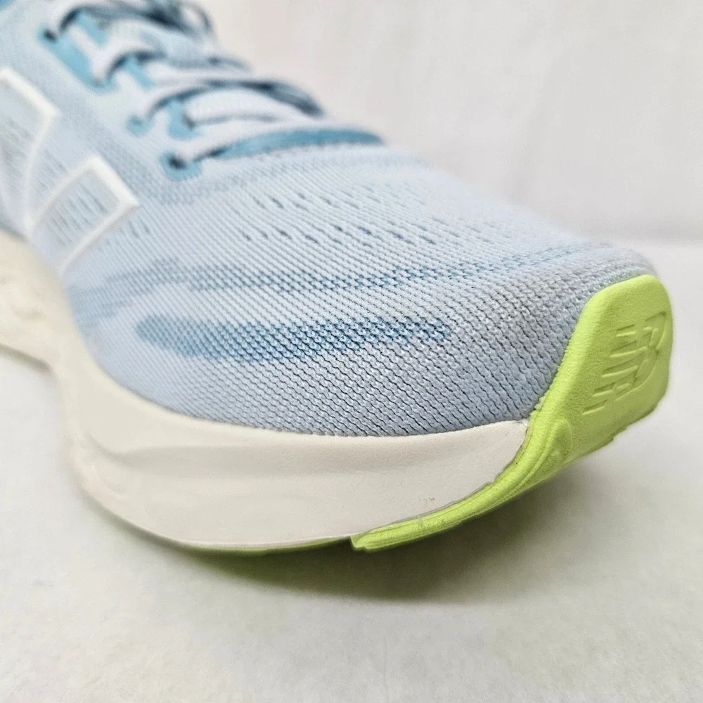 New Balance Fresh Foam 680v8‎ Running Shoes W680LT8 Light Blue Womens Size 8.5